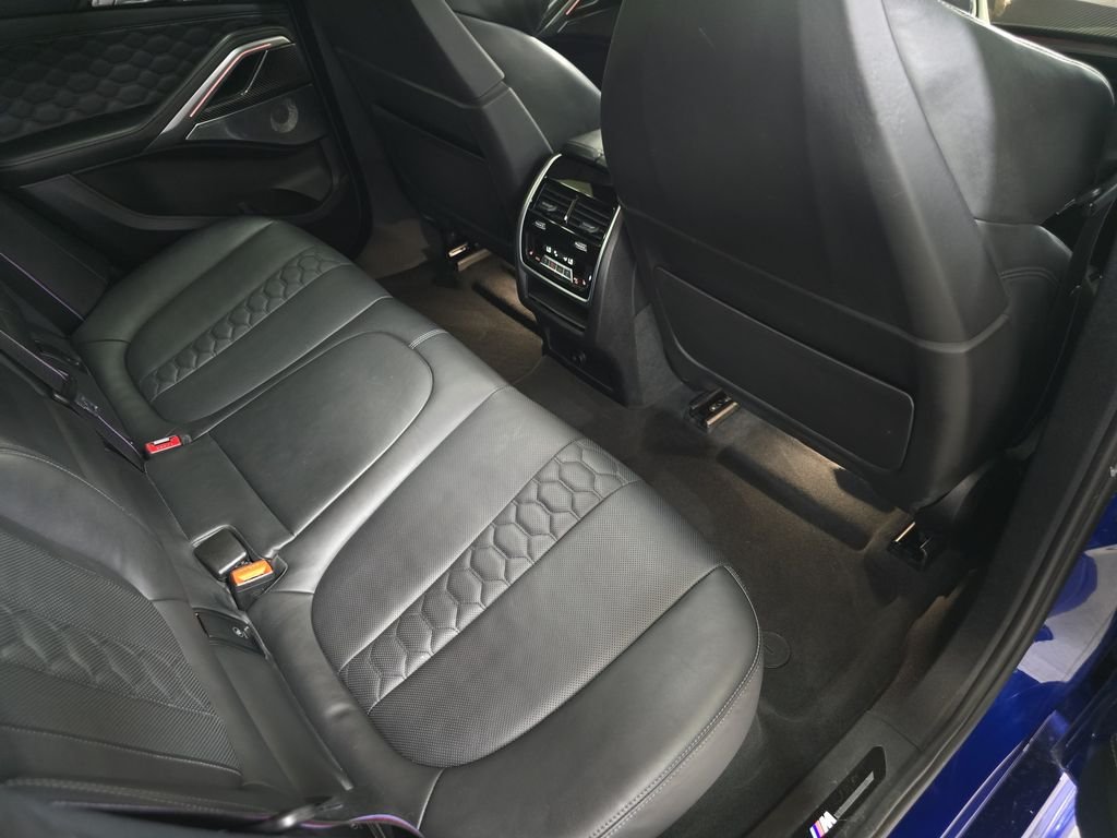 Used 2020 Marina Bay Blue Metallic BMW Competition image 16