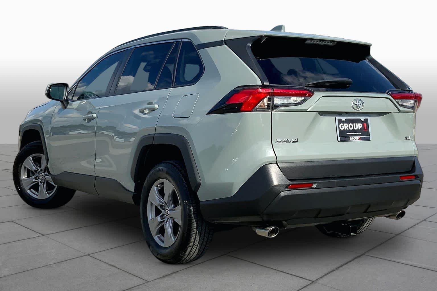 Used 2022 Lunar Rock Toyota XLE image 12