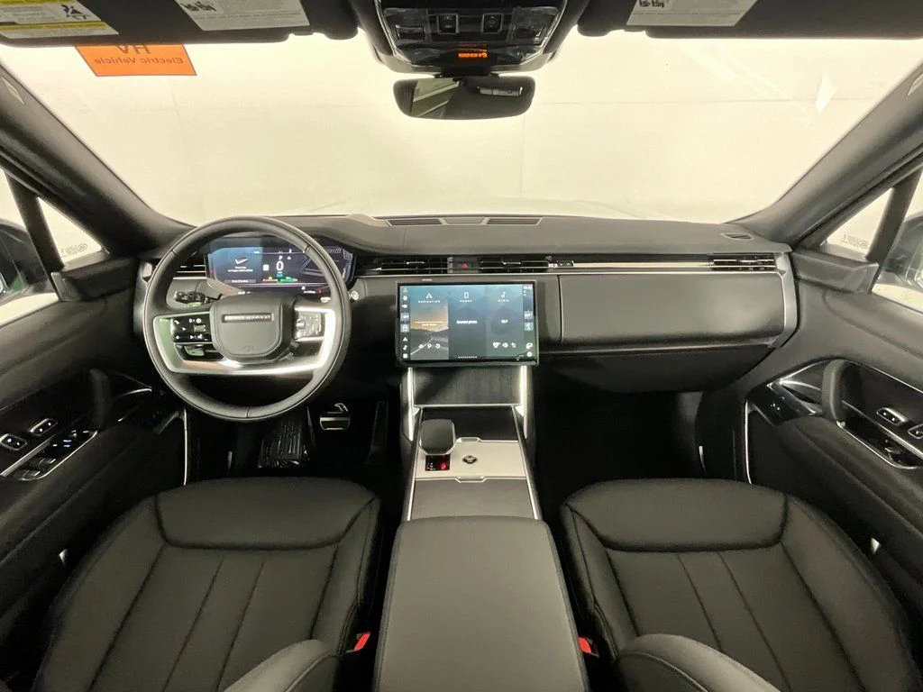 New 2026 Fuji White Land Rover SE PHEV image 4