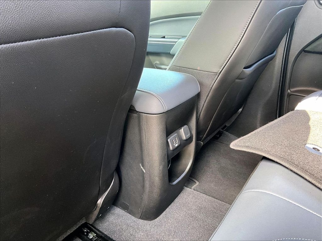 Used 2021 White Chevrolet Z71 image 24