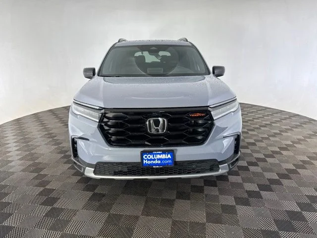 Used 2025 Green Honda TrailSport image 2