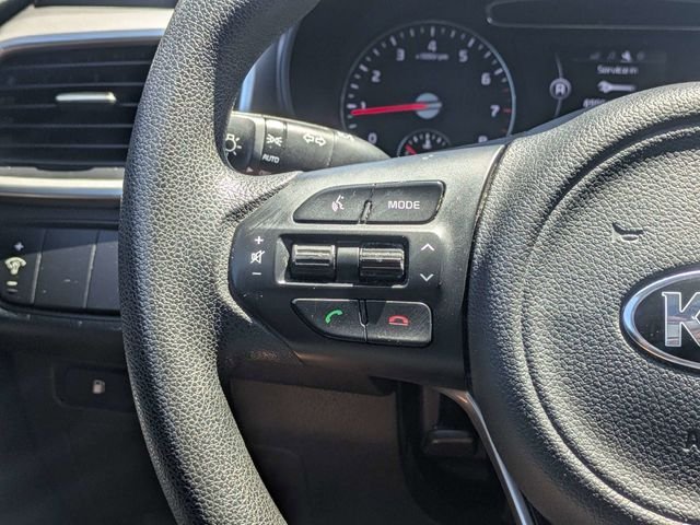 Used 2018 White Kia LX image 24