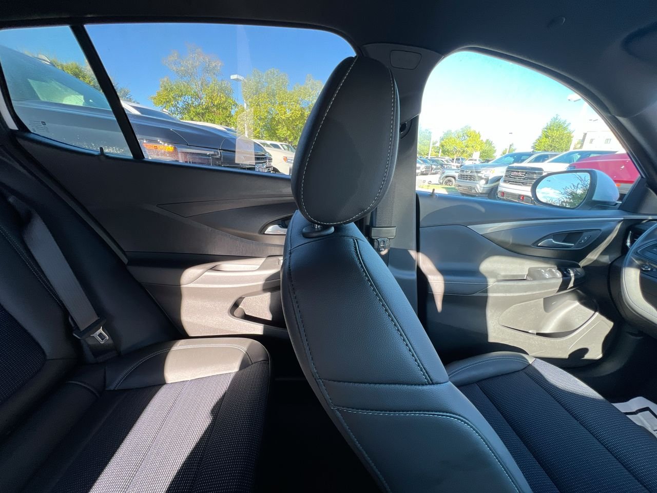 Used 2025 Summit White Buick Preferred image 13