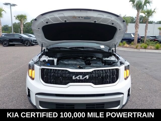 Used 2024 White Kia LX image 9