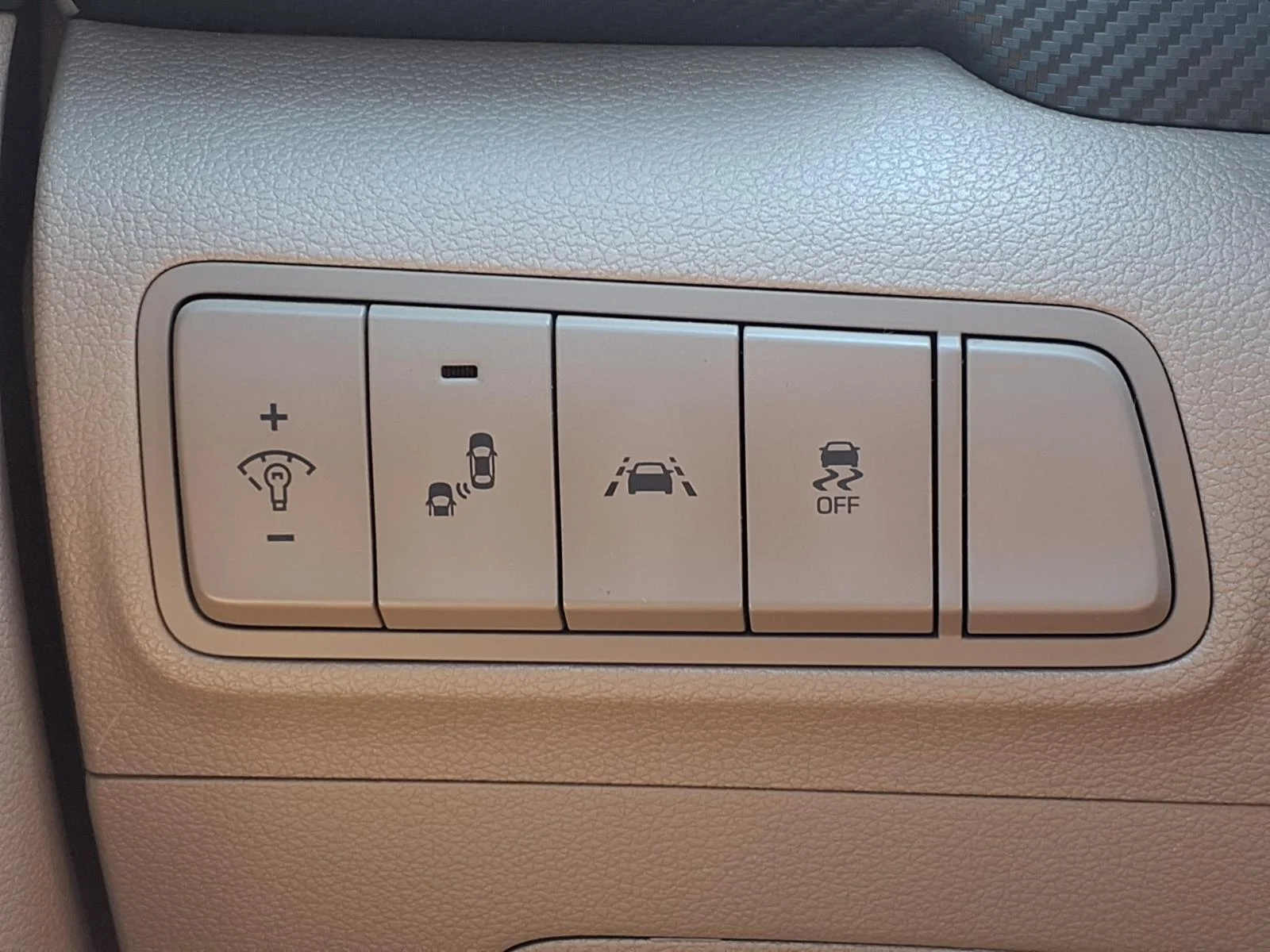 Used 2020  HYUNDAI VALUE FWD image 17