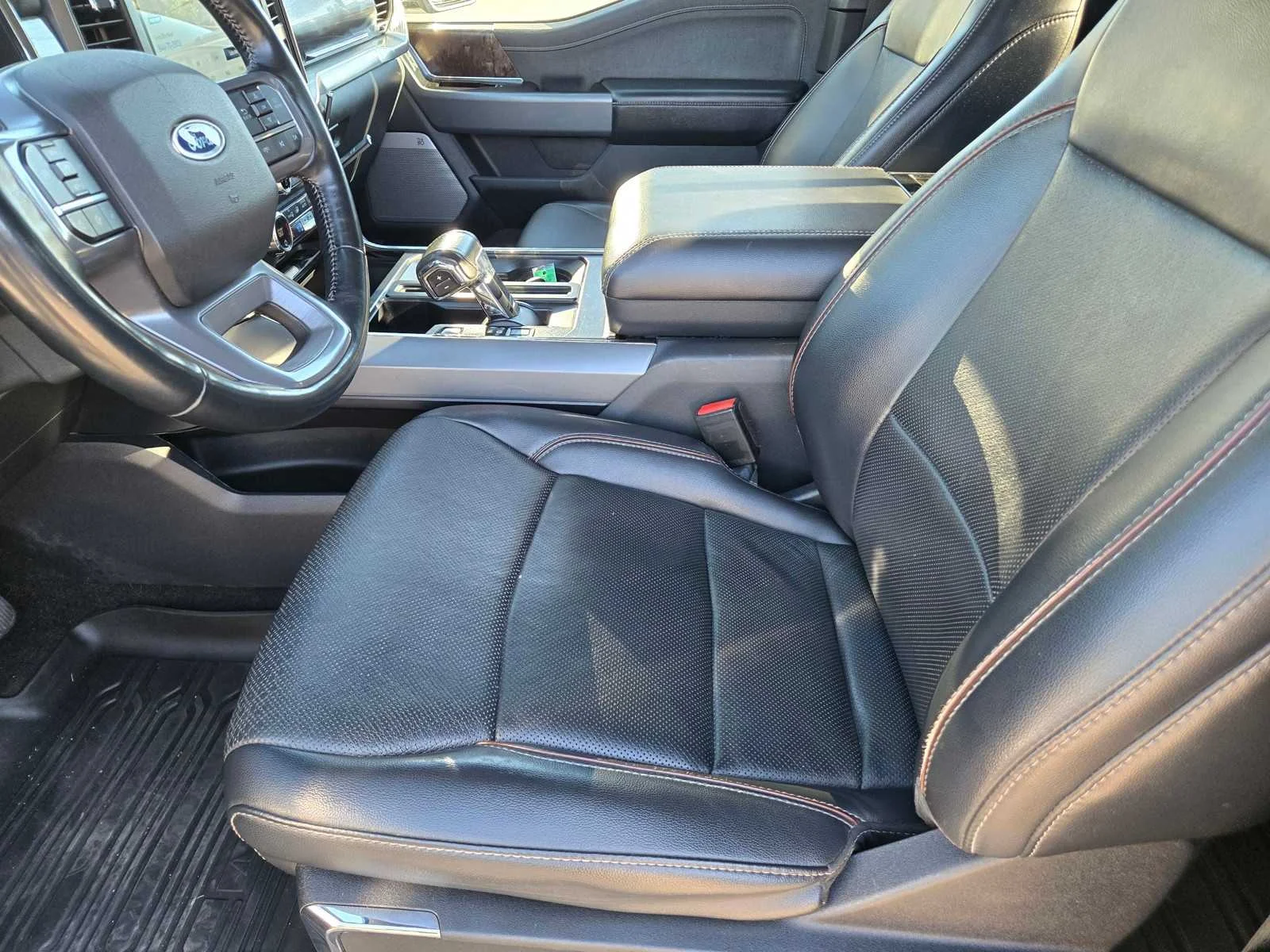 Used 2021  Ford XL image 23