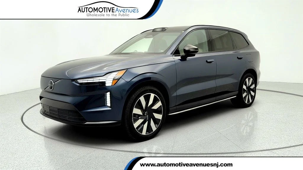 2025 Volvo EX90 Twin Motor Performance Ultra 6-Seater's photo