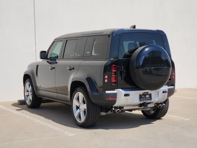 2024 Land Rover Defender 5