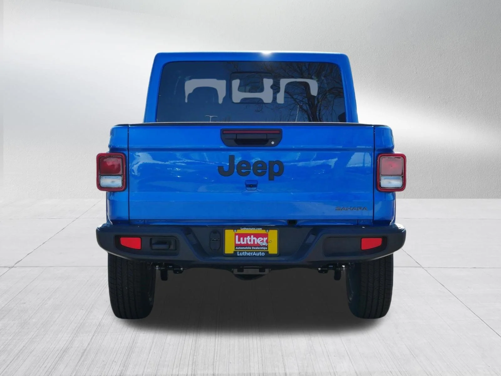New 2026 Hydro Blue Pearl-Coat Exterior Paint Jeep Sahara image 6