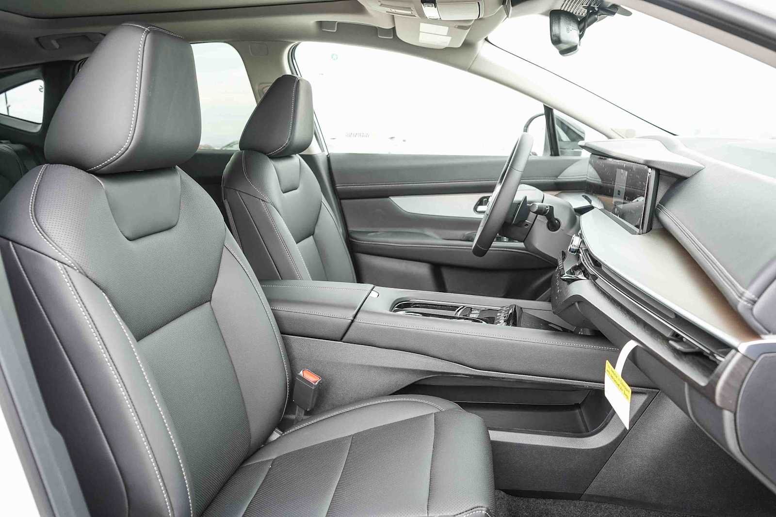 New 2026 Everest White Pearl TriCoat Nissan SL image 18