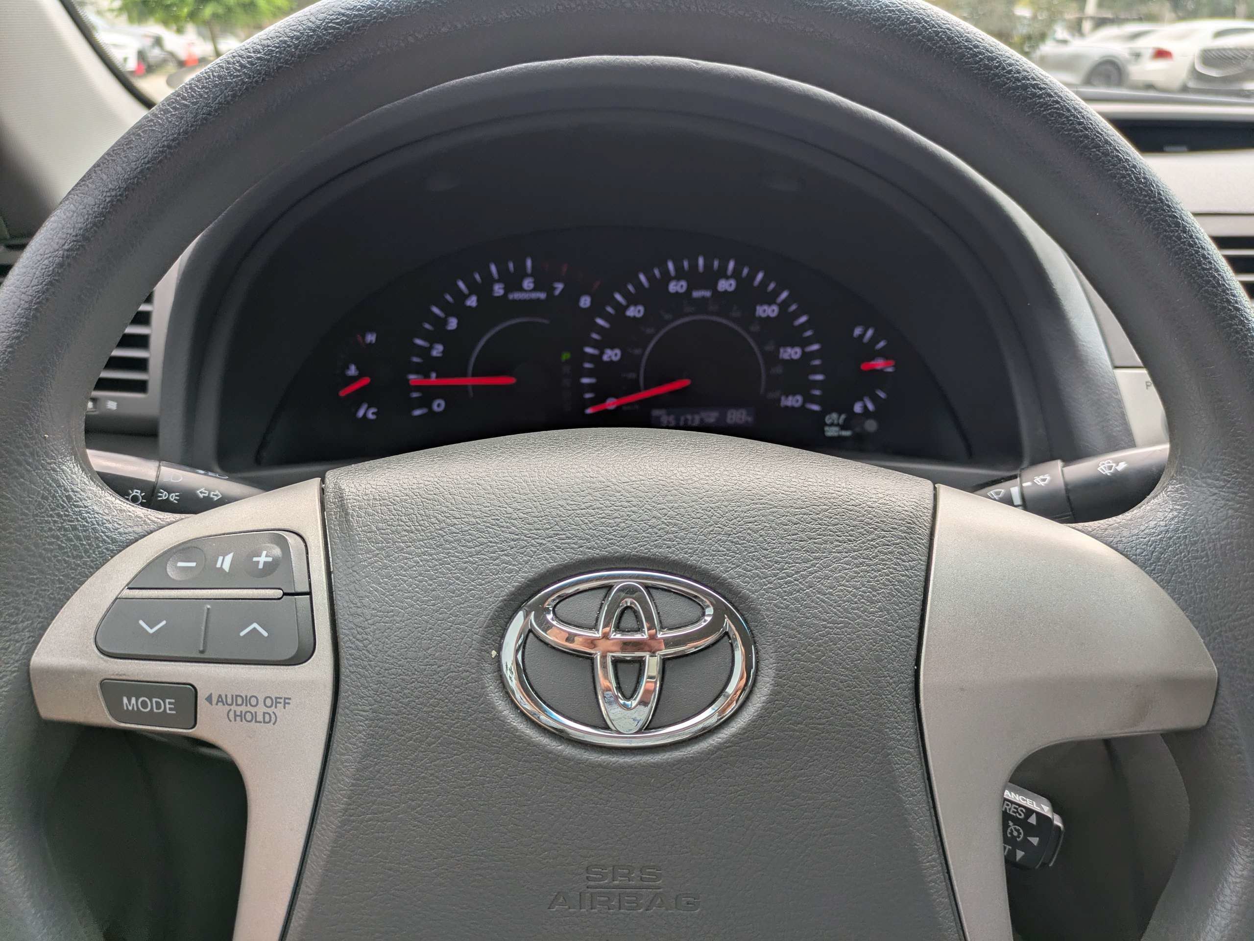 2010 Toyota Camry LE - Photo 22