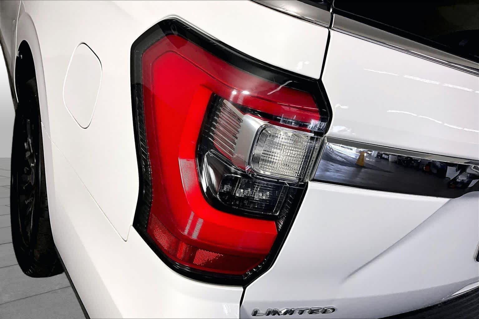 Used 2019 Oxford White Ford Limited image 26