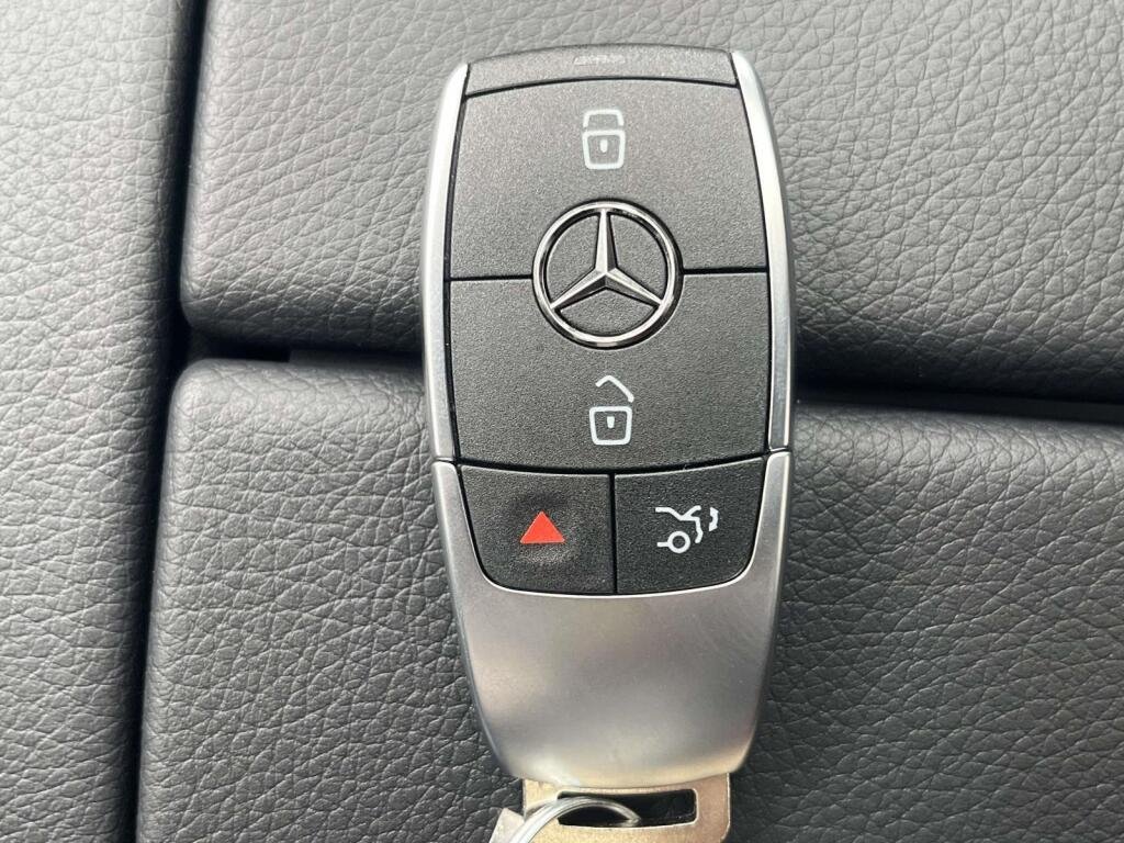 New 2026 MANUFAKTUR Alpine Grey Mercedes-Benz GLE 350 image 4