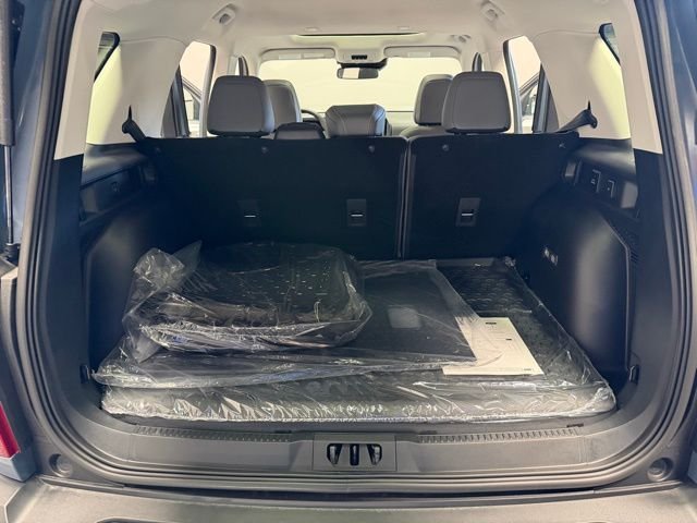 New 2026 Azure Gray Metallic Tri-Coat Ford Badlands® image 27