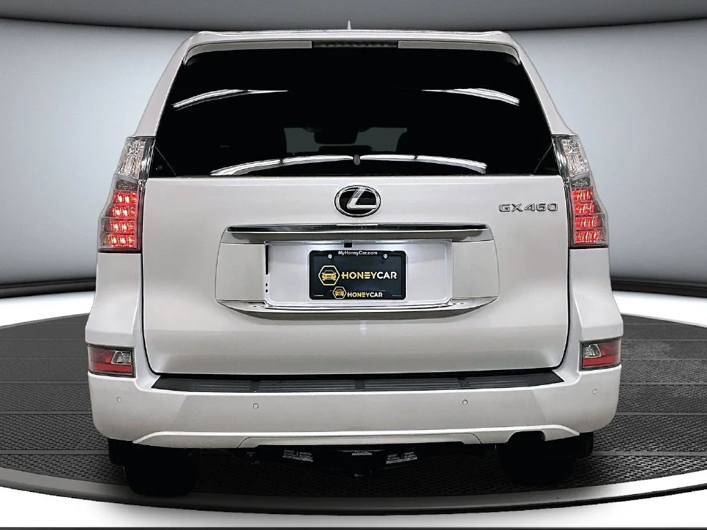 Used 2023 White Lexus 460 image 5