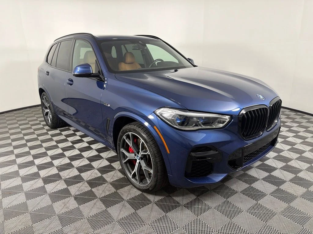 Certified Used 2023 Phytonic Blue Metallic BMW xDrive45e image 3