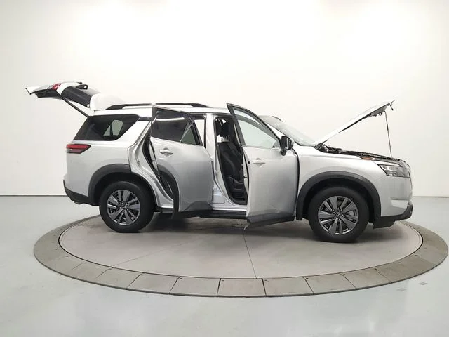 Used 2025 Silver Nissan SV image 16