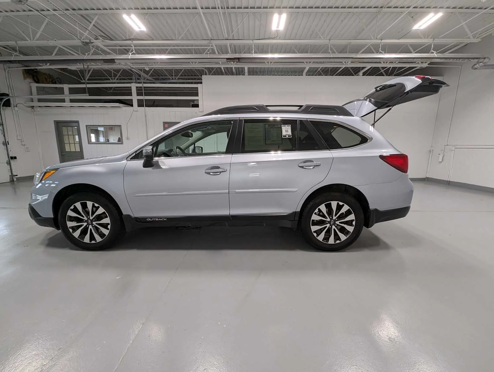 Used 2016 Ice Silver Metallic Subaru 2.5i Limited image 12