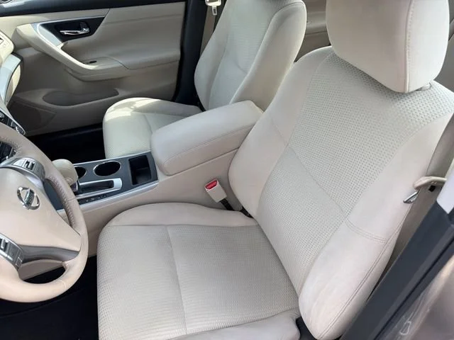 Used 2015  Nissan 2.5 SV image 18