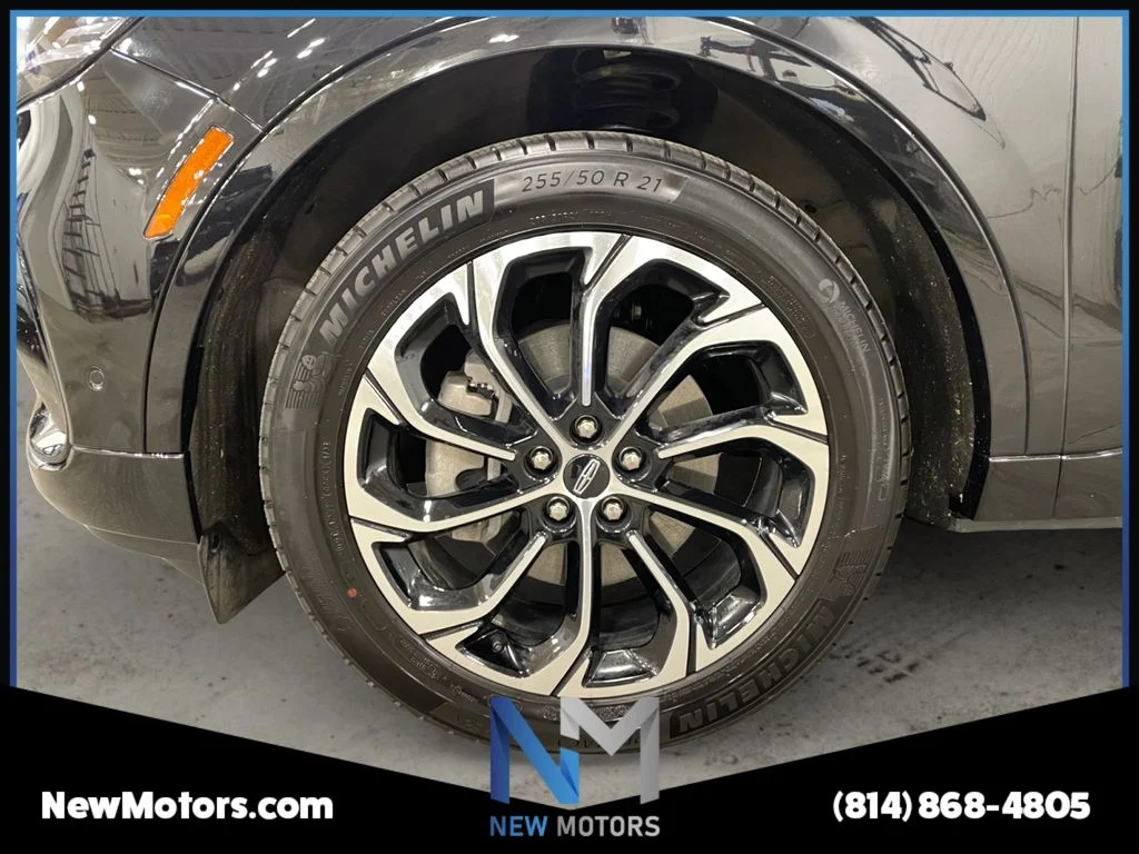 Used 2024 Black Metallic Lincoln Reserve image 14