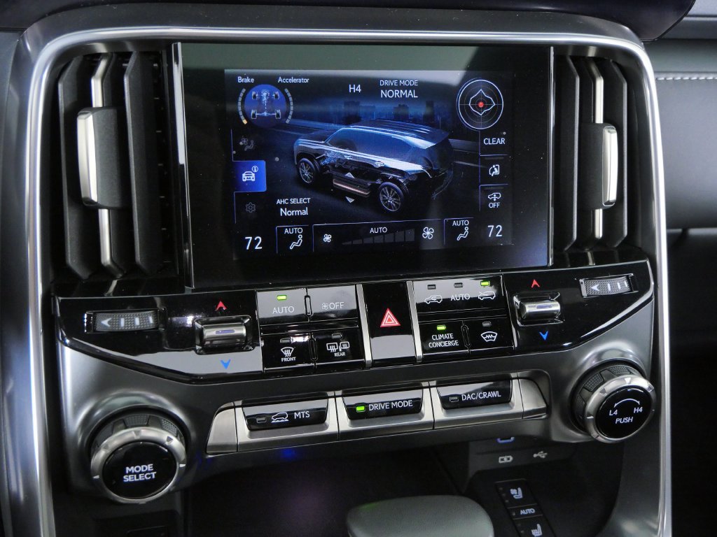 Used 2025 Black Lexus 600 Luxury image 45