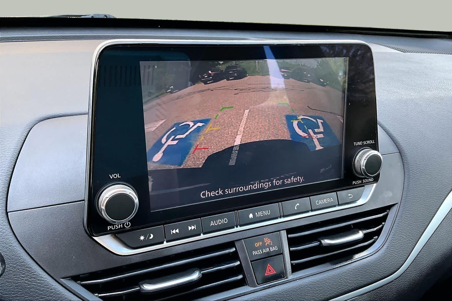 Used 2019 Super Black Nissan 2.5 S image 28