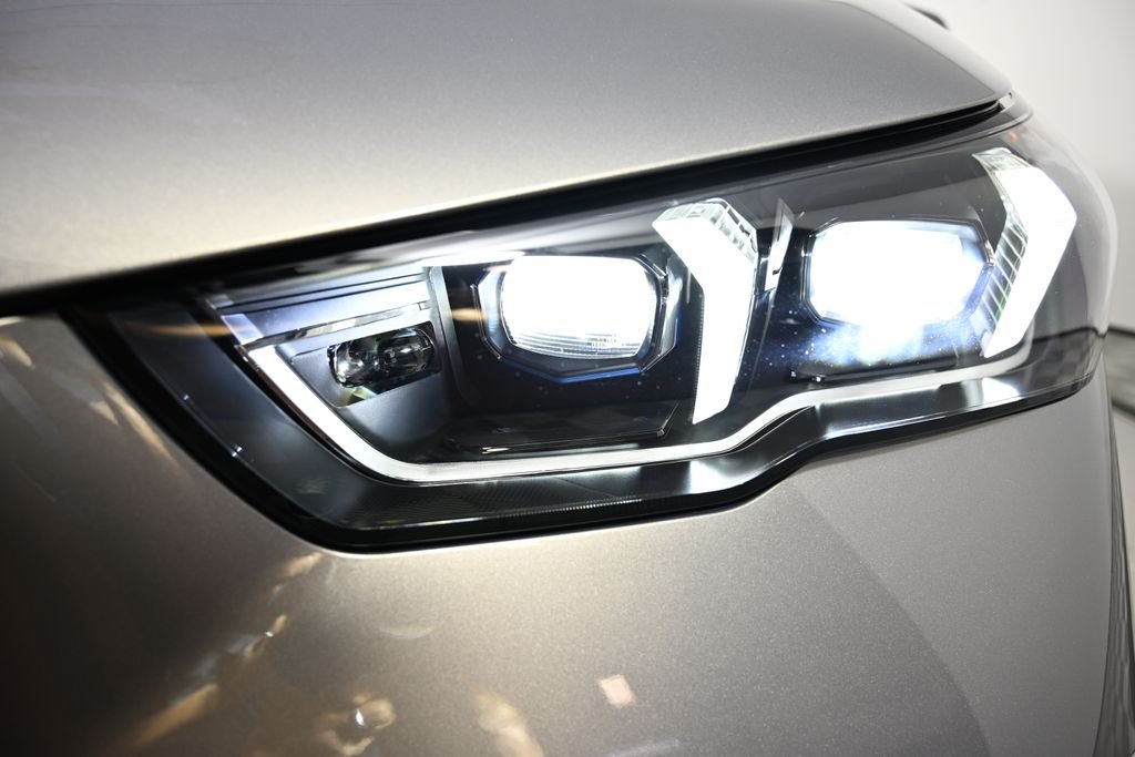 2026 BMW 5 Series 530i - Photo 9