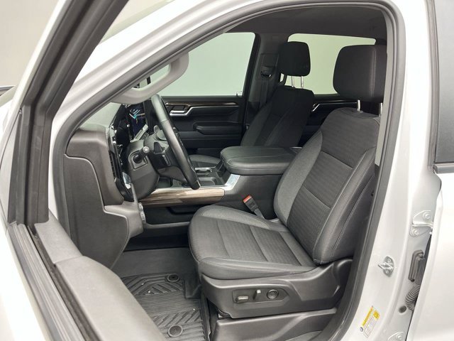 Used 2024 Summit White Chevrolet RST image 11