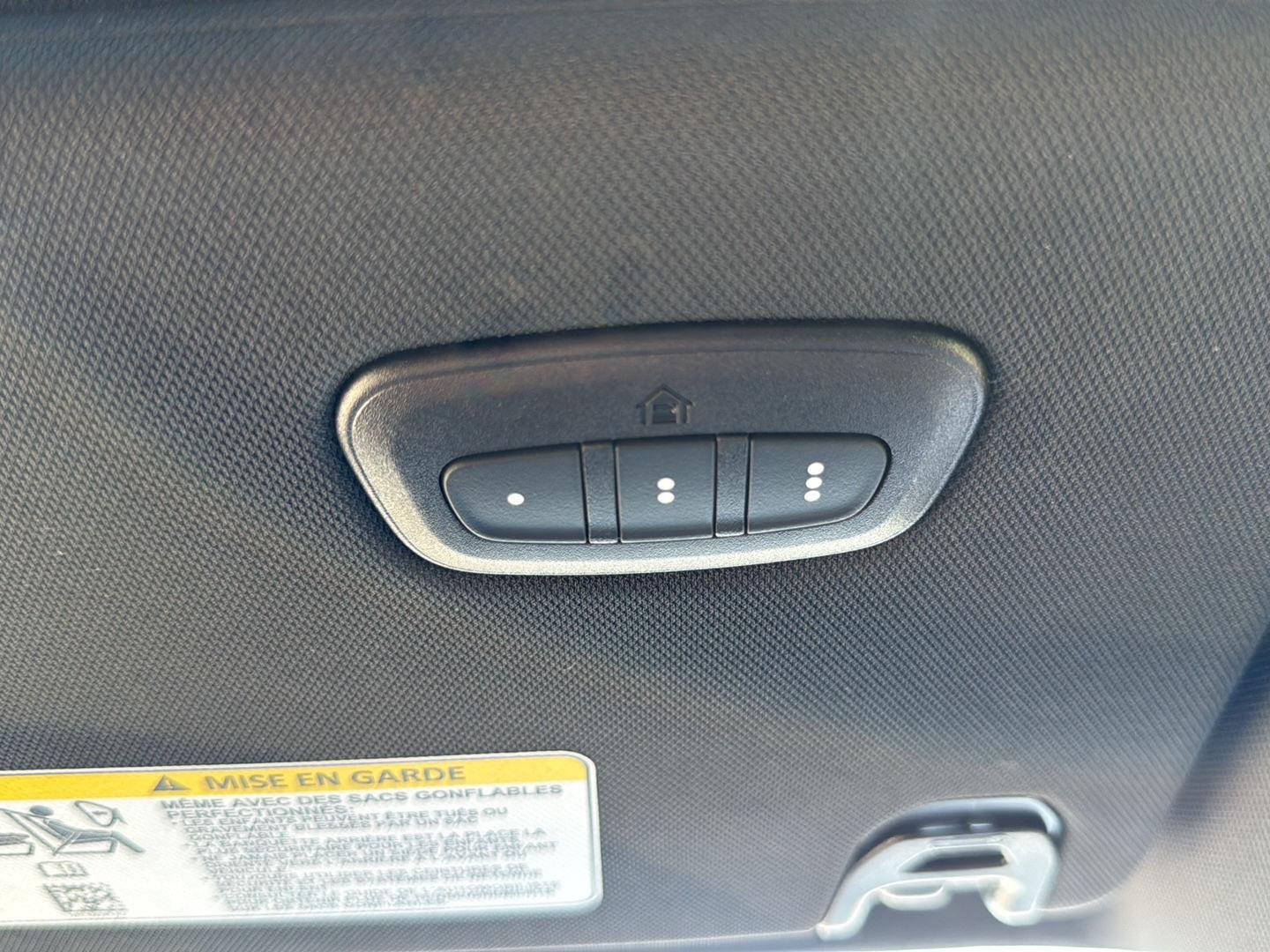 New 2026 Silver-Zynith Exterior Paint Jeep Limited Altitude image 28