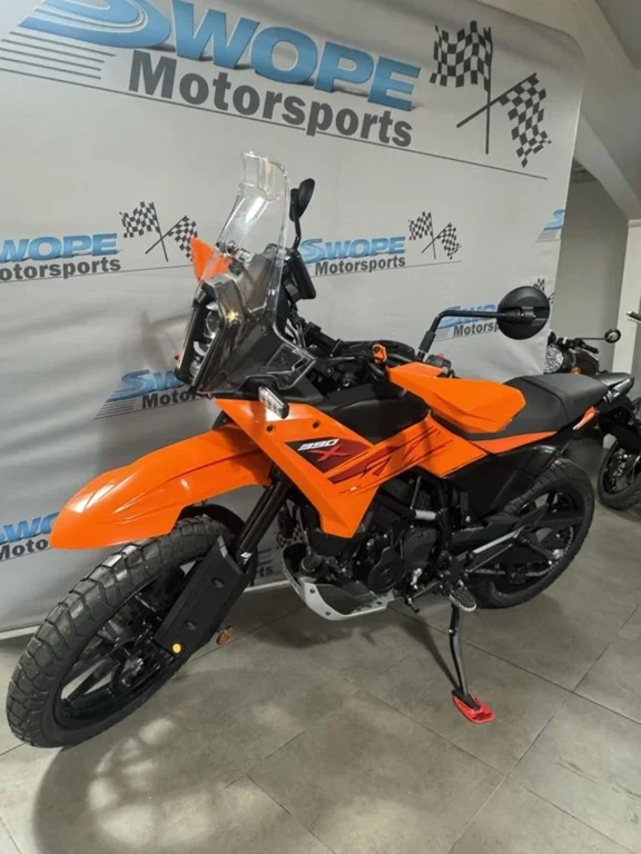 New 2025  KTM 390 R image 8
