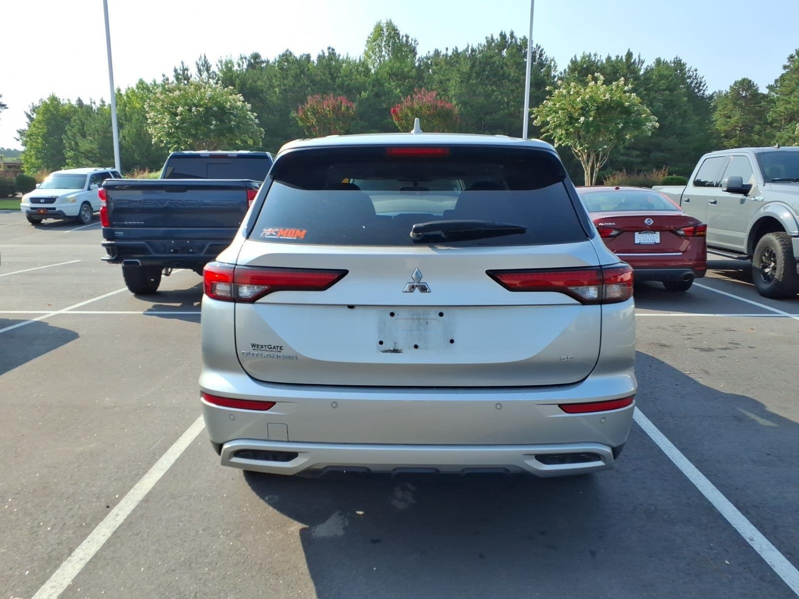 Used 2023 Alloy Silver Metallic Mitsubishi SE image 4