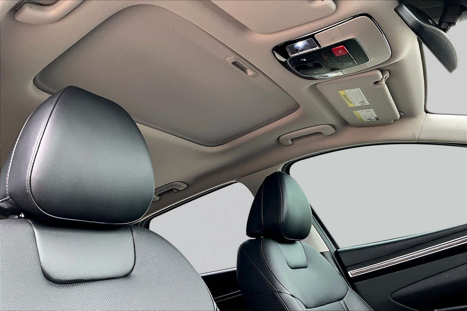 Used 2024 Hampton Gray Hyundai SEL image 14