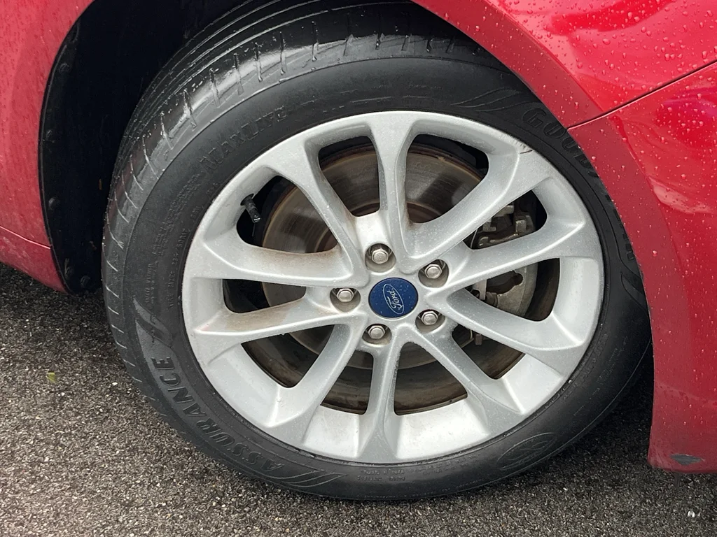 Used 2019 Ruby Red Metallic Tinted Clearcoat Ford SE image 2