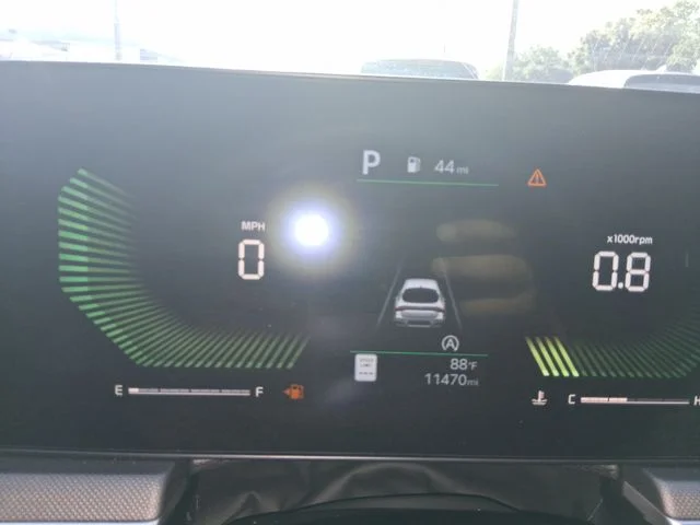Used 2025 Red Kia LXS image 4