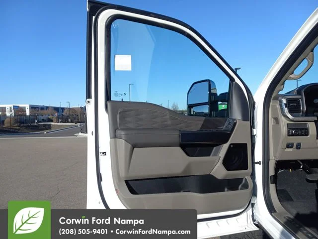 New 2026 Star White Metallic Tri-Coat Ford Platinum image 10