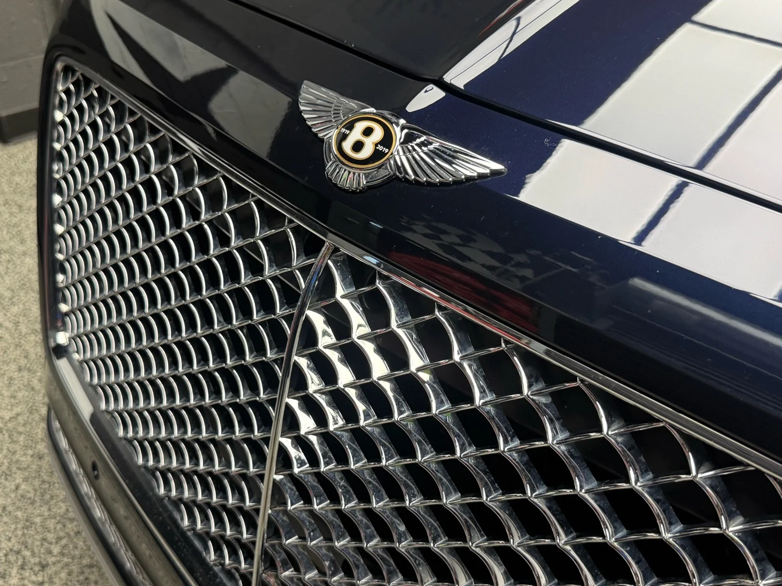 Used 2019 Dk. Blue Bentley V8 image 37