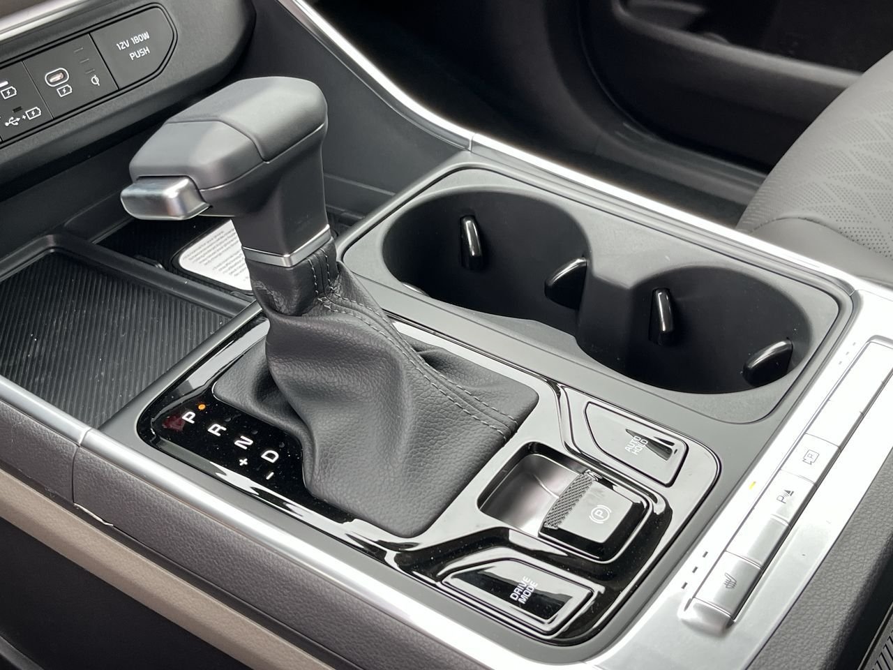 New 2026 Snow White Pearl Kia EX image 16