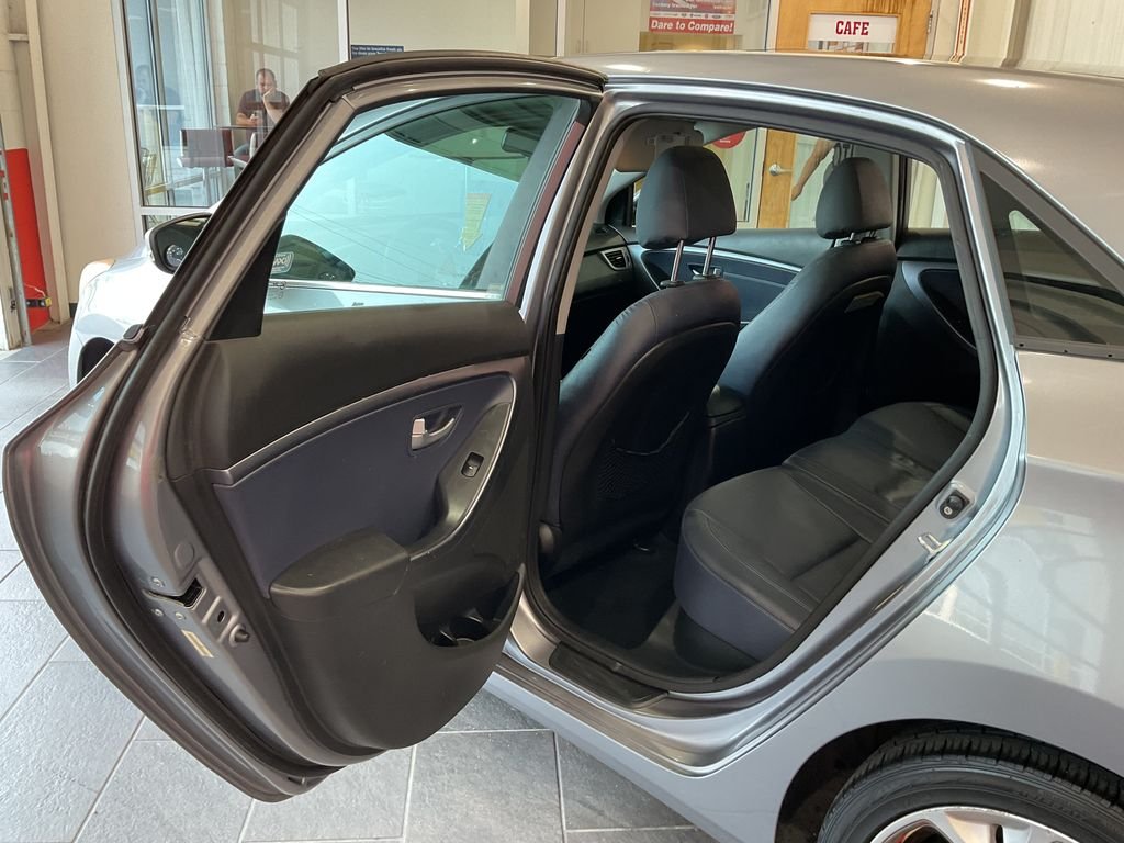 Used 2013 Gray Hyundai Base w/Blue image 26