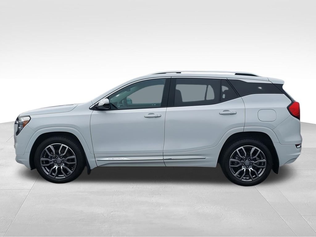 Used 2022 White GMC Denali image 5