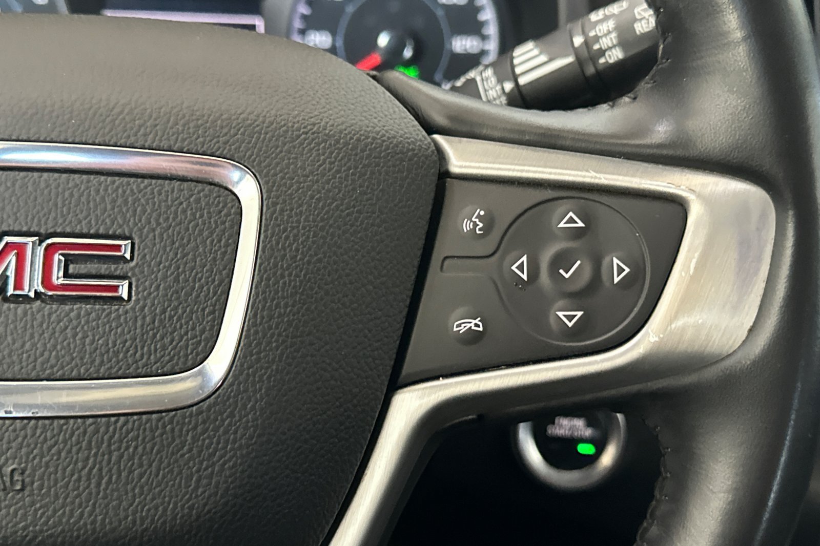 Used 2018 Blue GMC SLE image 27