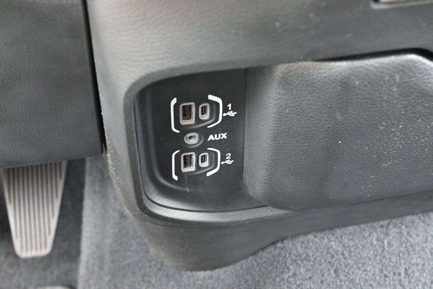 Used 2022 Bright White Clearcoat Ram Laramie image 27