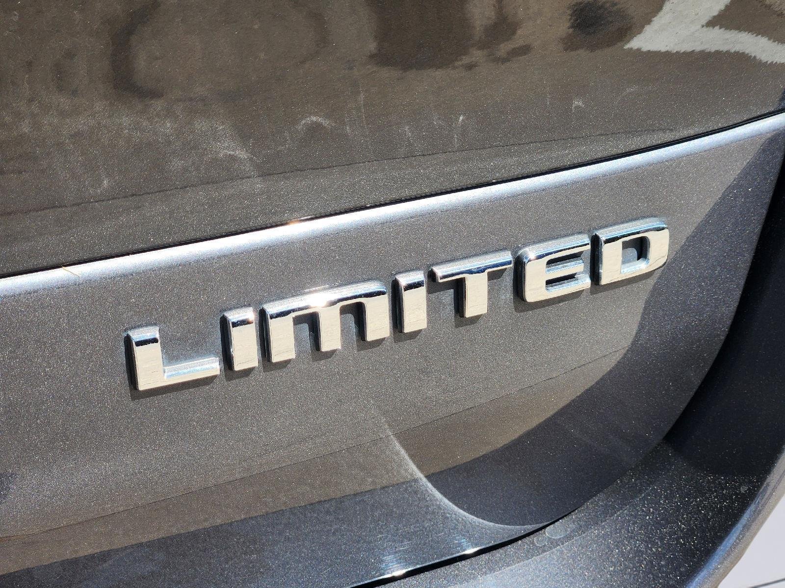 Used 2023 Baltic Gray Metallic Clearcoat Jeep Limited image 12