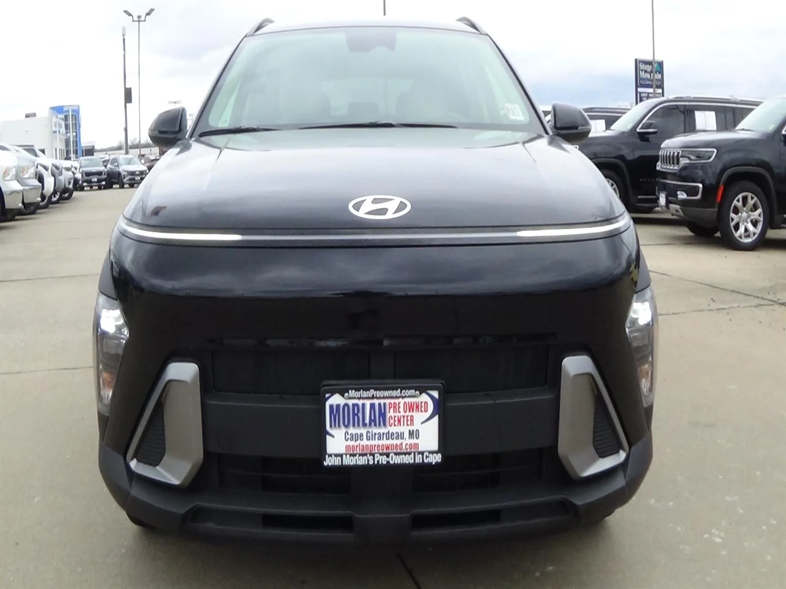 Used 2025 Abyss Black Pearl (a2b) Hyundai SEL image 3