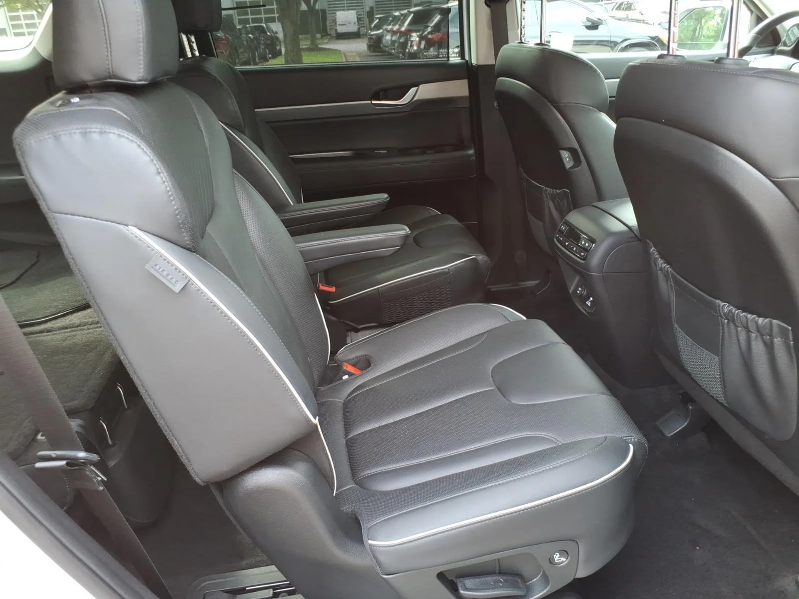 Used 2025 Hyper White Hyundai SEL Premium 7P image 27