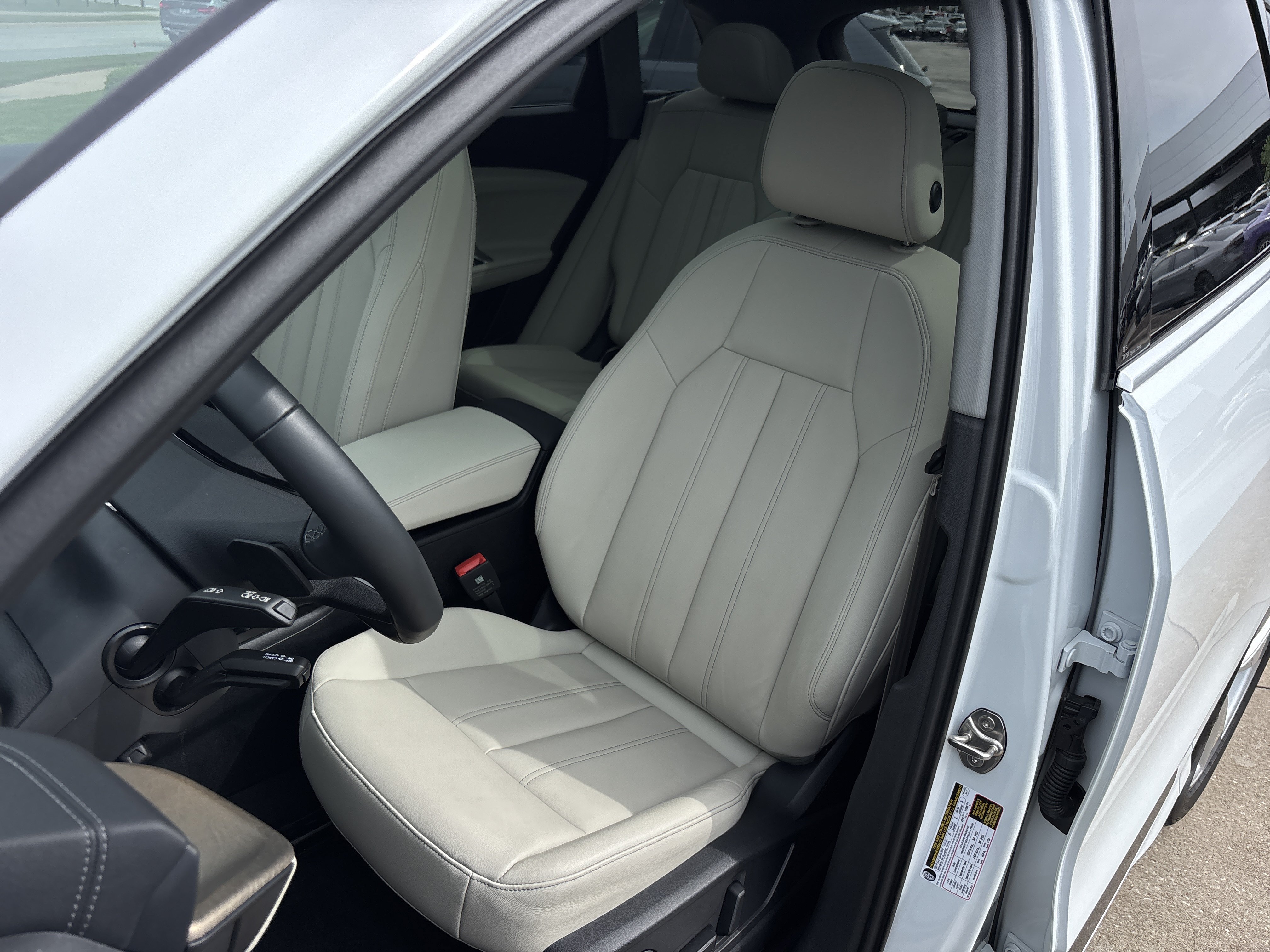 Used 2025 Arkona White Audi Premium Plus 2.0 TFSI AWD image 20