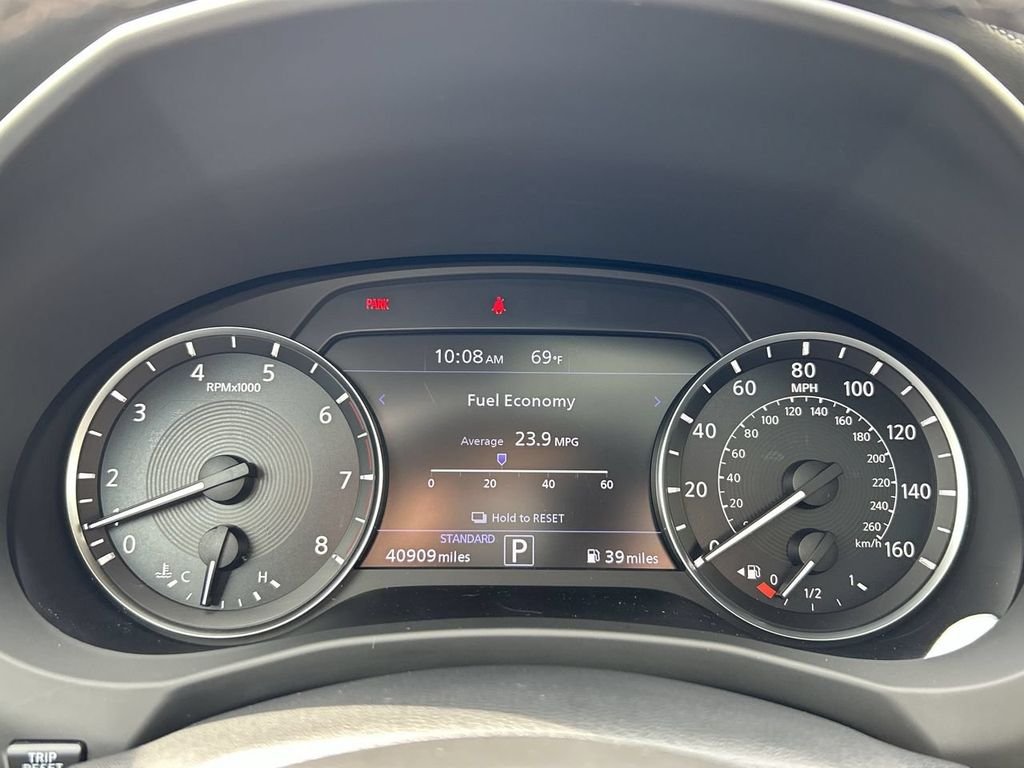 Certified Used 2023 Slate Gray INFINITI LUXE image 19