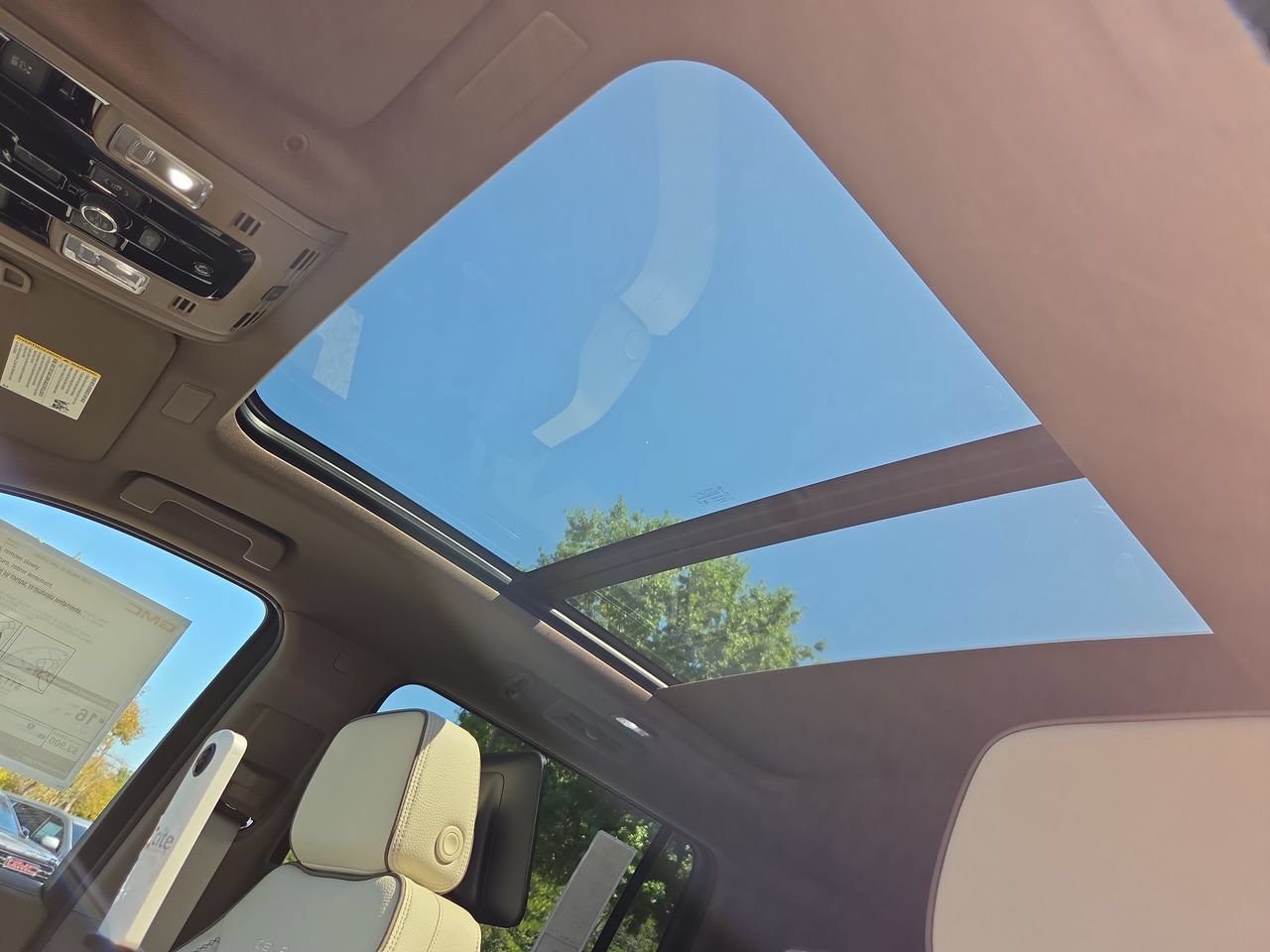 2026 GMC Yukon XL Denali - Photo 19