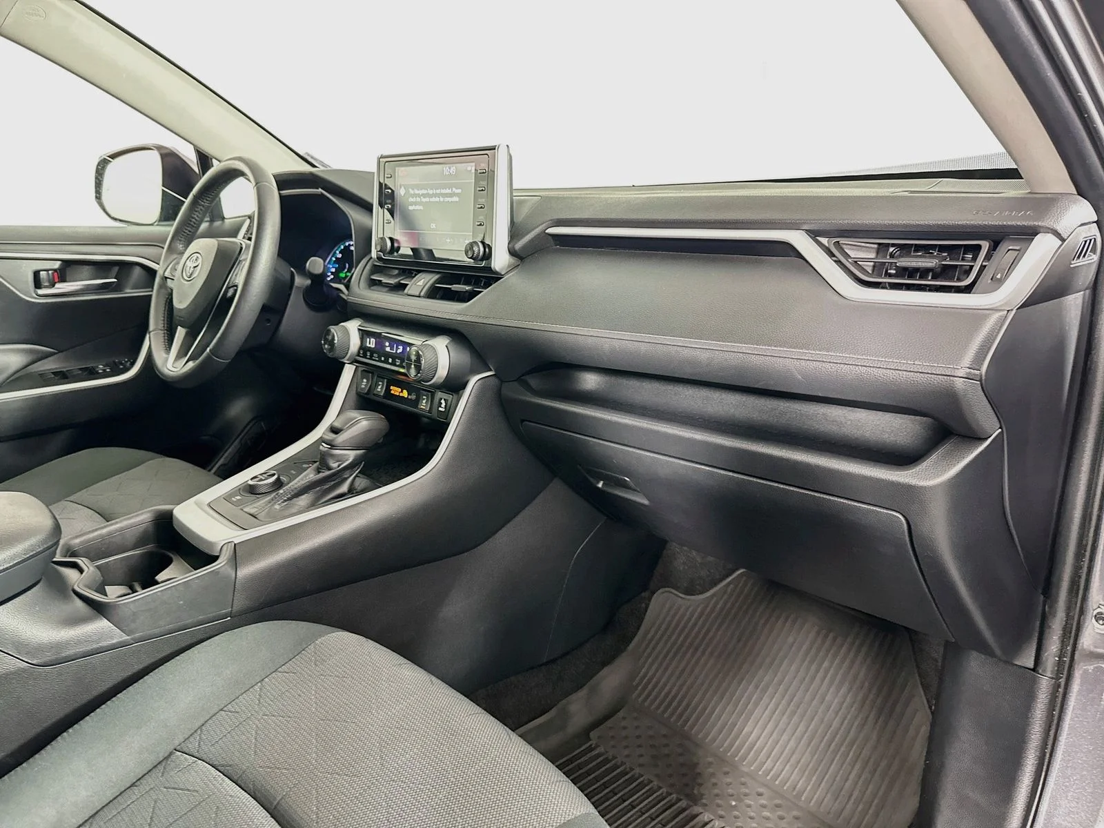 Used 2020 Magnetic Gray Metallic Toyota XLE image 30