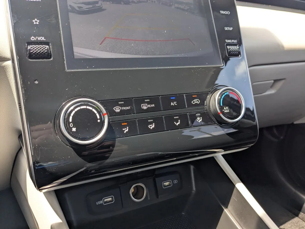 Used 2022 Shimmering Silver Hyundai SEL image 17