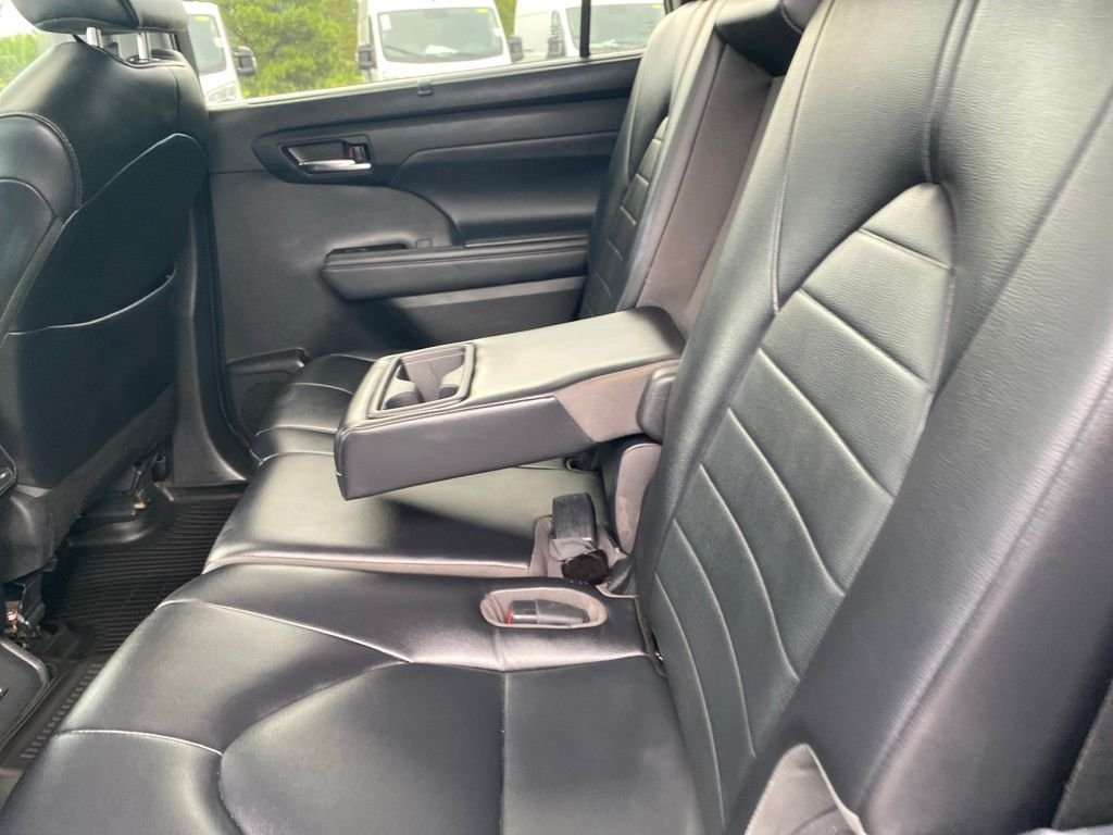 Used 2022 Black Toyota XLE image 30